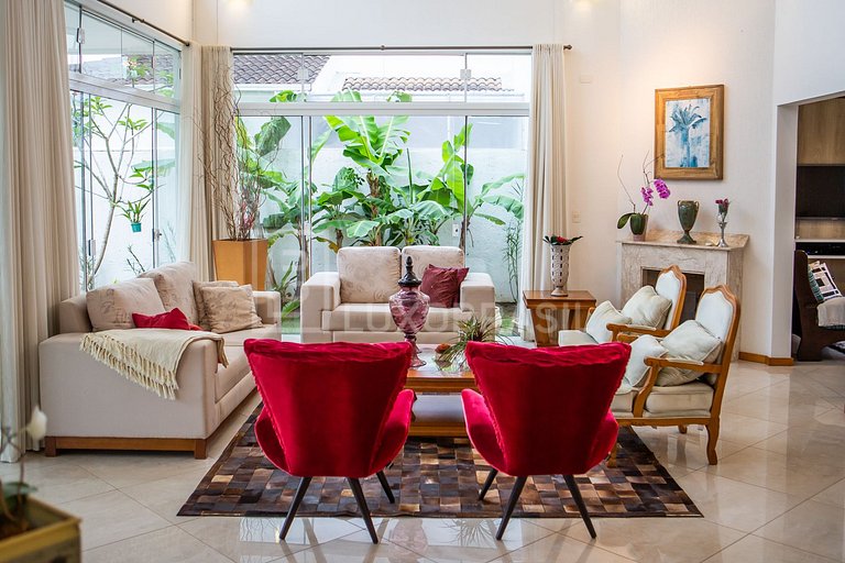 Casa Celebrare – 6 Quartos em Jurerê Internacional