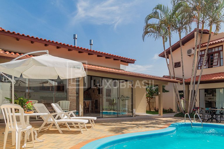 Casa Aconchego Jurerê – 4 Quartos em Jurerê Internacional