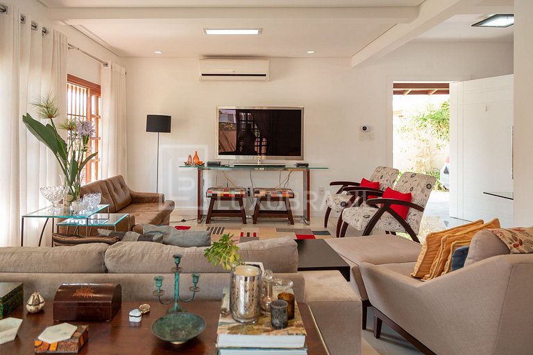 Casa Aconchego Jurerê – 4 Quartos em Jurerê Internacional