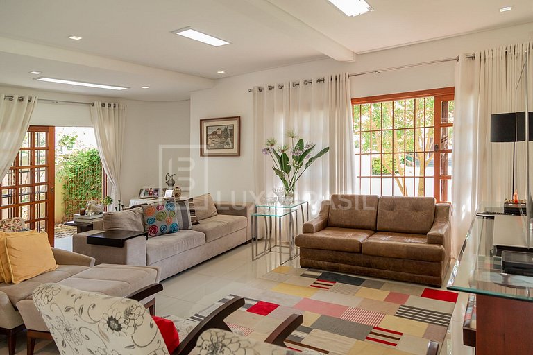 Casa Aconchego Jurerê – 4 Quartos em Jurerê Internacional