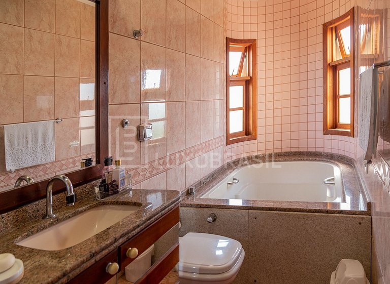 Casa Aconchego Jurerê – 4 Quartos em Jurerê Internacional