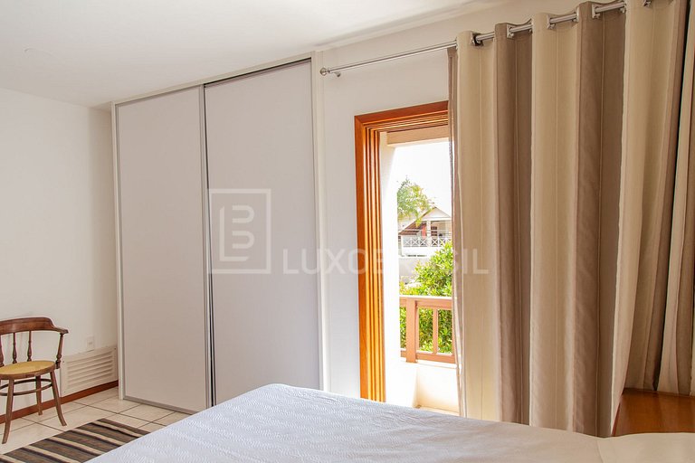 Casa Aconchego Jurerê – 4 Quartos em Jurerê Internacional