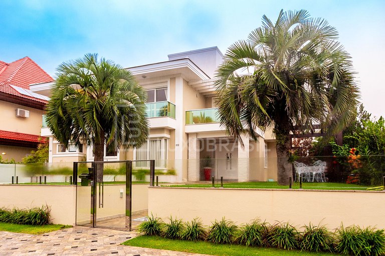 Casa Oasis – 5 Quartos em Jurerê Internacional