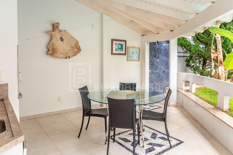 Casa Oasis – 5 Quartos em Jurerê Internacional