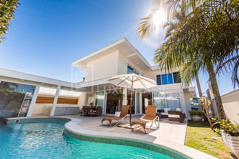 Casa Pérola – 4 Suítes em Jurerê Internacional