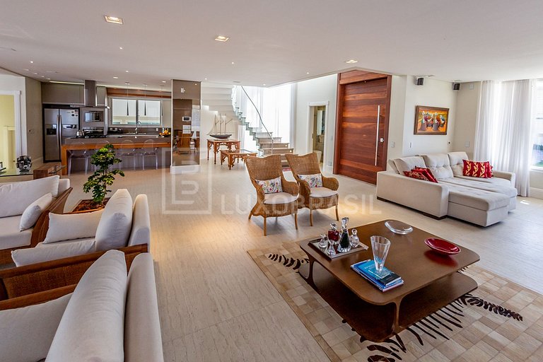 Casa Pérola – 4 Suítes em Jurerê Internacional