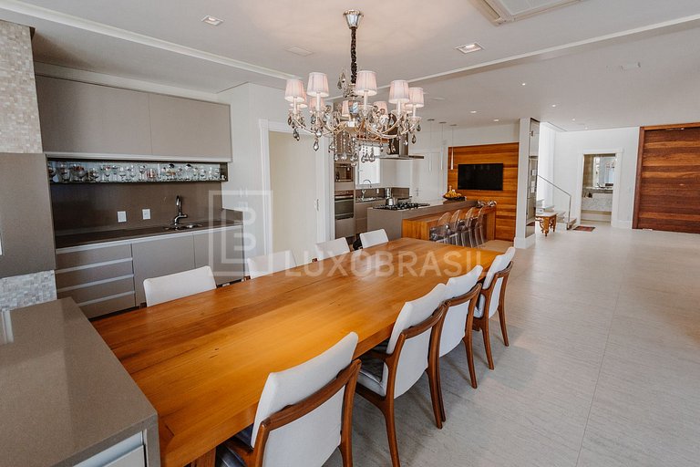 Casa Pérola – 4 Suítes em Jurerê Internacional