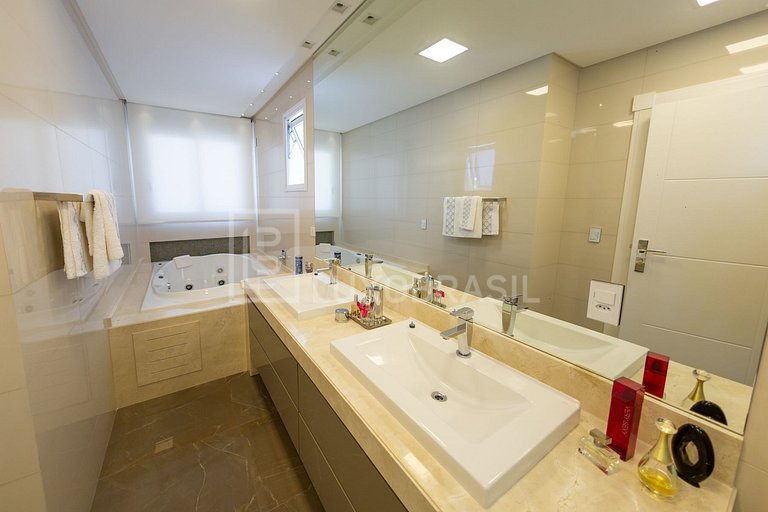 Casa Pérola – 4 Suítes em Jurerê Internacional