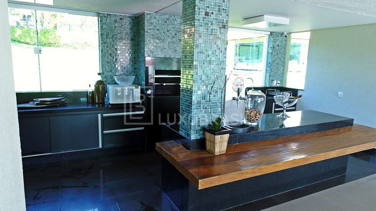 Mansão Escarpas do Lago – Luxo em Capitólio MG