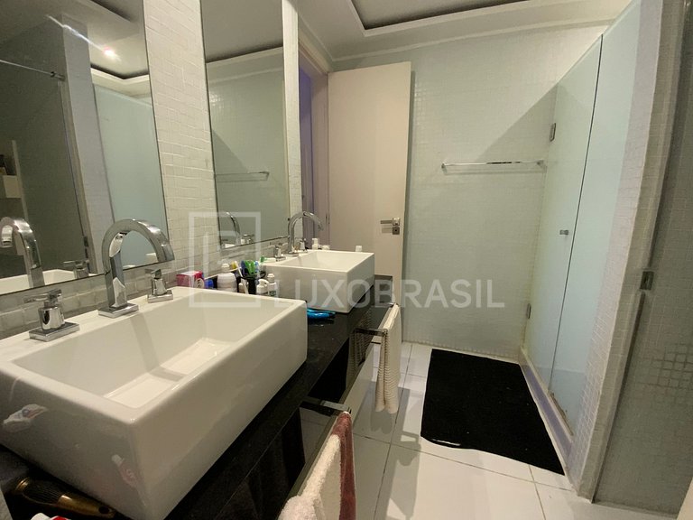 Apartamento Barra da Tijuca Frente Mar 04 suítes