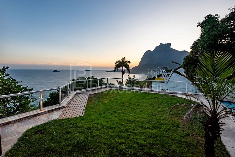 Villa Irvana 04 Suítes em São Conrado