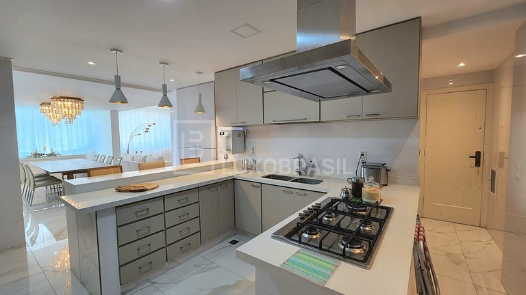 LB - RJ38 Copacabana Apartment Oceanfront 3 Bedrooms Seasona