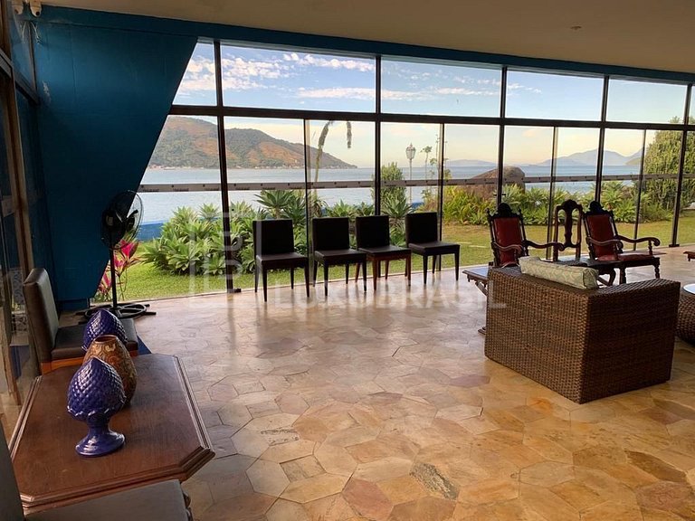 Mansão Mangaratiba – 21 Quartos Frente ao Mar