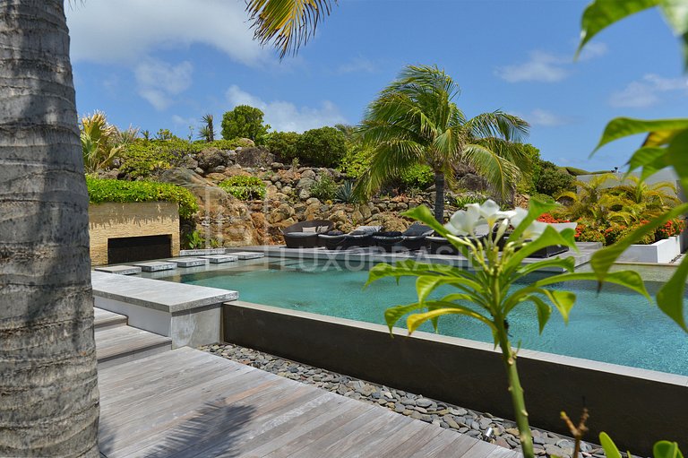 LB - SB01 Sea Front House Vacation Rentals