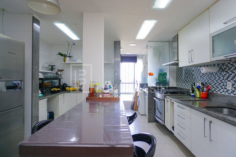 LB - RJ48 Apartment with 4 Bedrooms for Rent, 245 m² - Barra