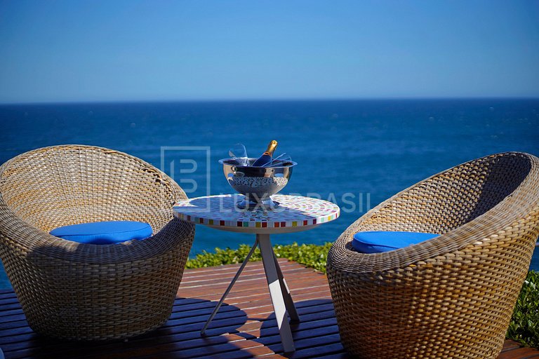 Casa Praia da Ferradura 06 Suítes