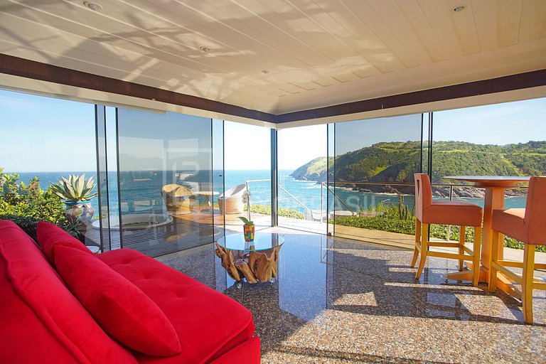 Casa Praia da Ferradura 06 Suítes
