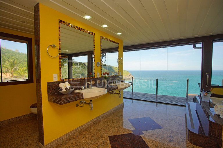 Casa Praia da Ferradura 06 Suítes