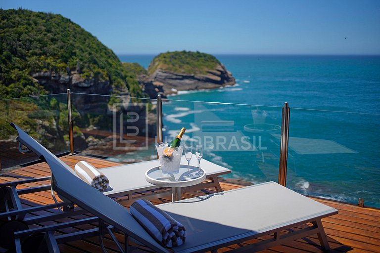 Casa Praia da Ferradura 06 Suítes