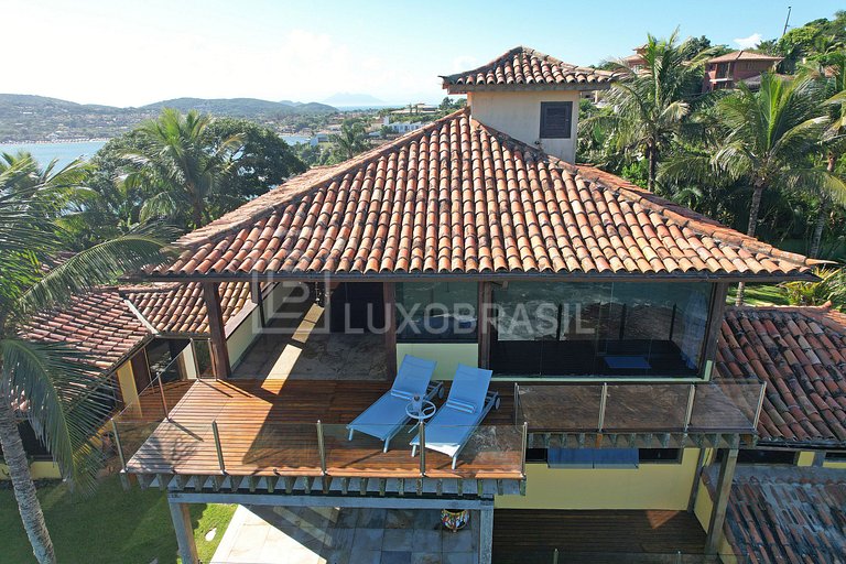 Casa Praia da Ferradura 06 Suítes