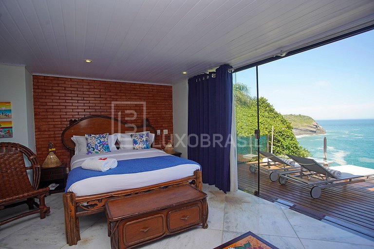 Casa Praia da Ferradura 06 Suítes