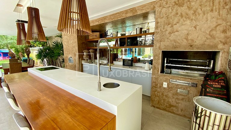 Mansão 04 Suítes no Condomínio Mansões