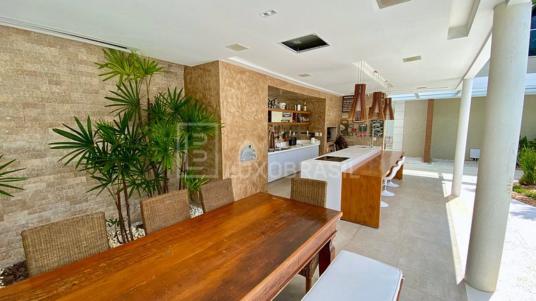 Mansão 04 Suítes no Condomínio Mansões