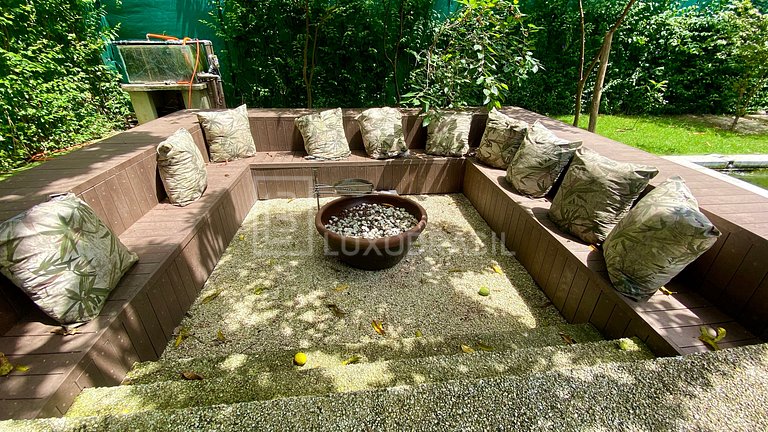 Mansão 04 Suítes no Condomínio Mansões