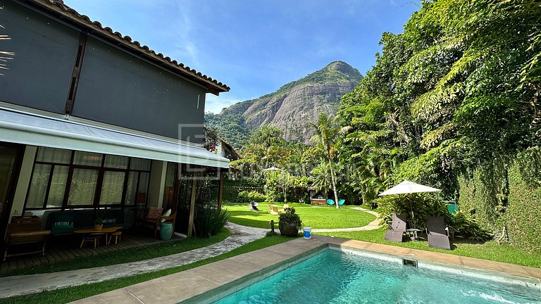 LUXOBRASIL #RJ72 Casa Montaña y Mar 04 Suites Joá Alquiler V