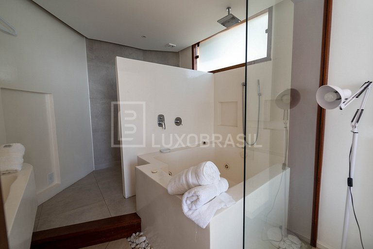 LUXOBRASIL #RJ739 Joá Mansion 06 Suites Vacation Rental