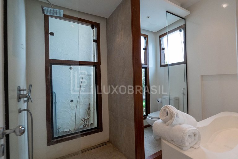 LUXOBRASIL #RJ739 Joá Mansion 06 Suites Vacation Rental