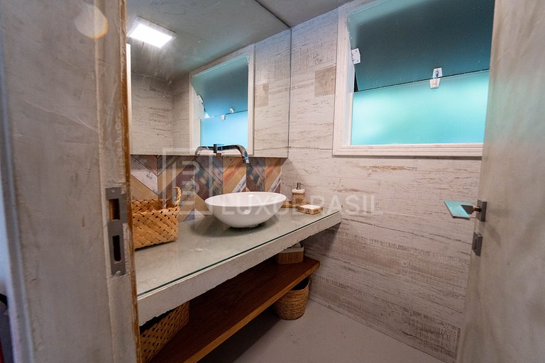 Mansão 04 Suítes no Condomínio Mansões