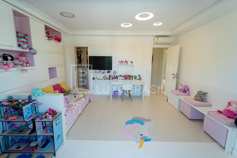 Mansão 04 Suítes no Condomínio Mansões