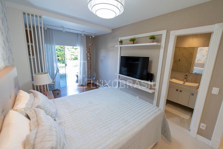 Mansão 04 Suítes no Condomínio Mansões