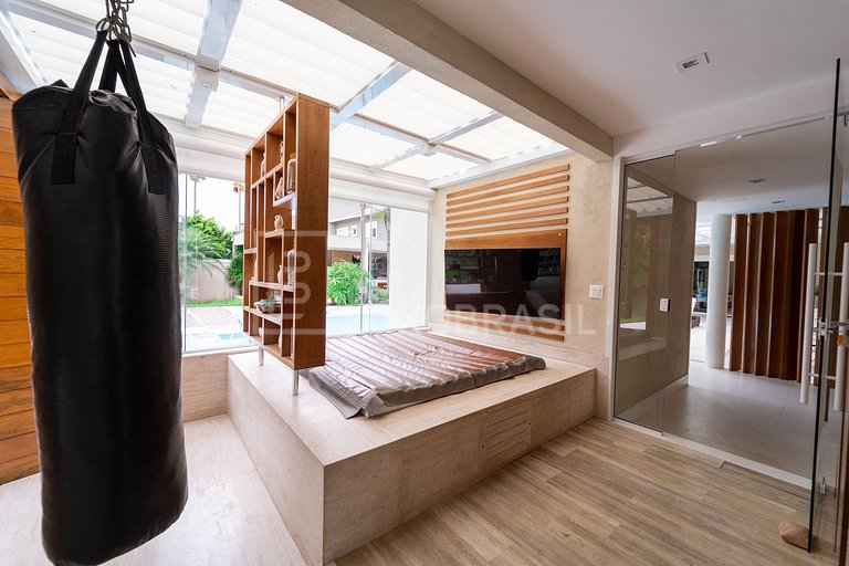 Mansão 04 Suítes no Condomínio Mansões