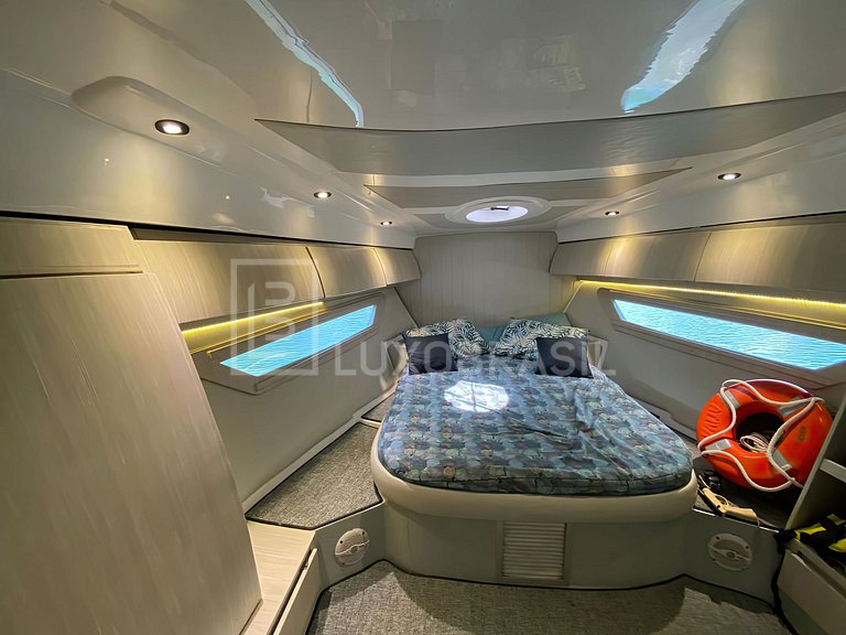 Barco Caprice 48 pés - Luxo e Espaço para Viagens Inesquecív