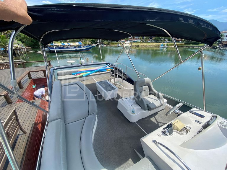Barco Caprice 48 pés - Luxo e Espaço para Viagens Inesquecív
