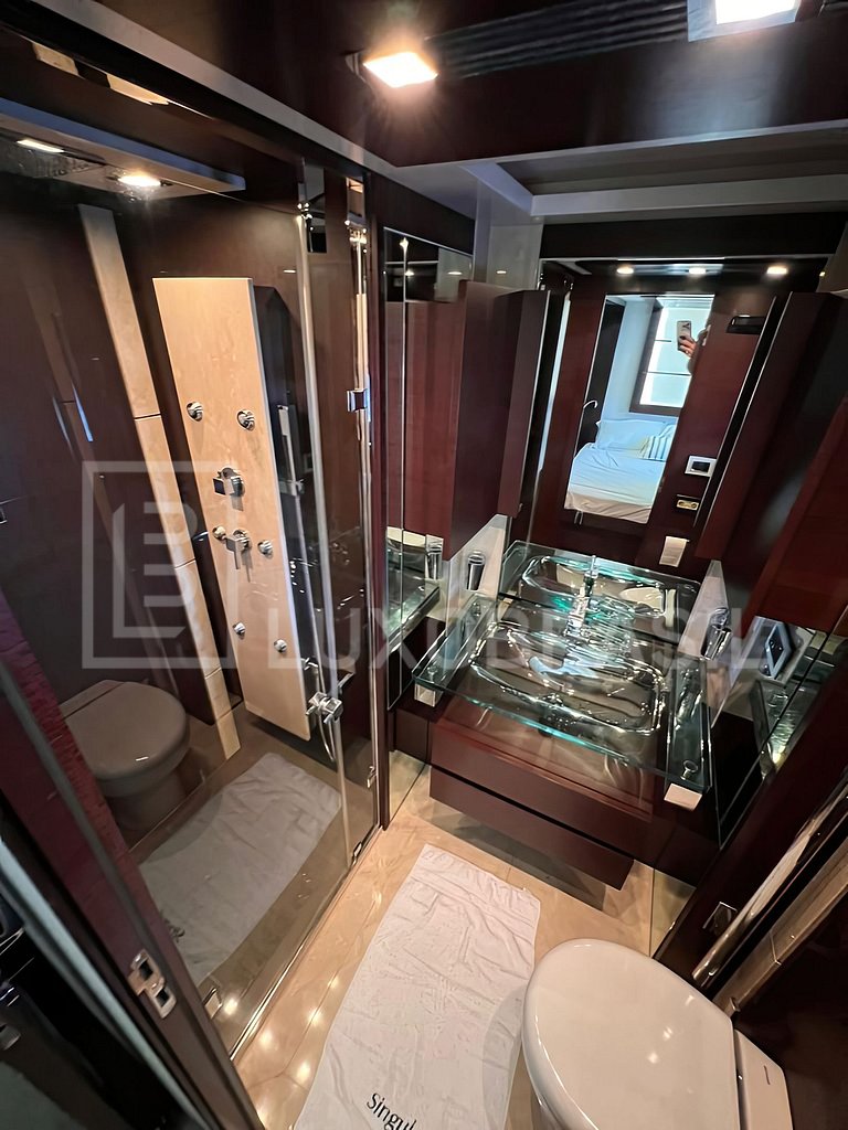 Iate 103 Pés – Luxo e Passeios em Ilhabela