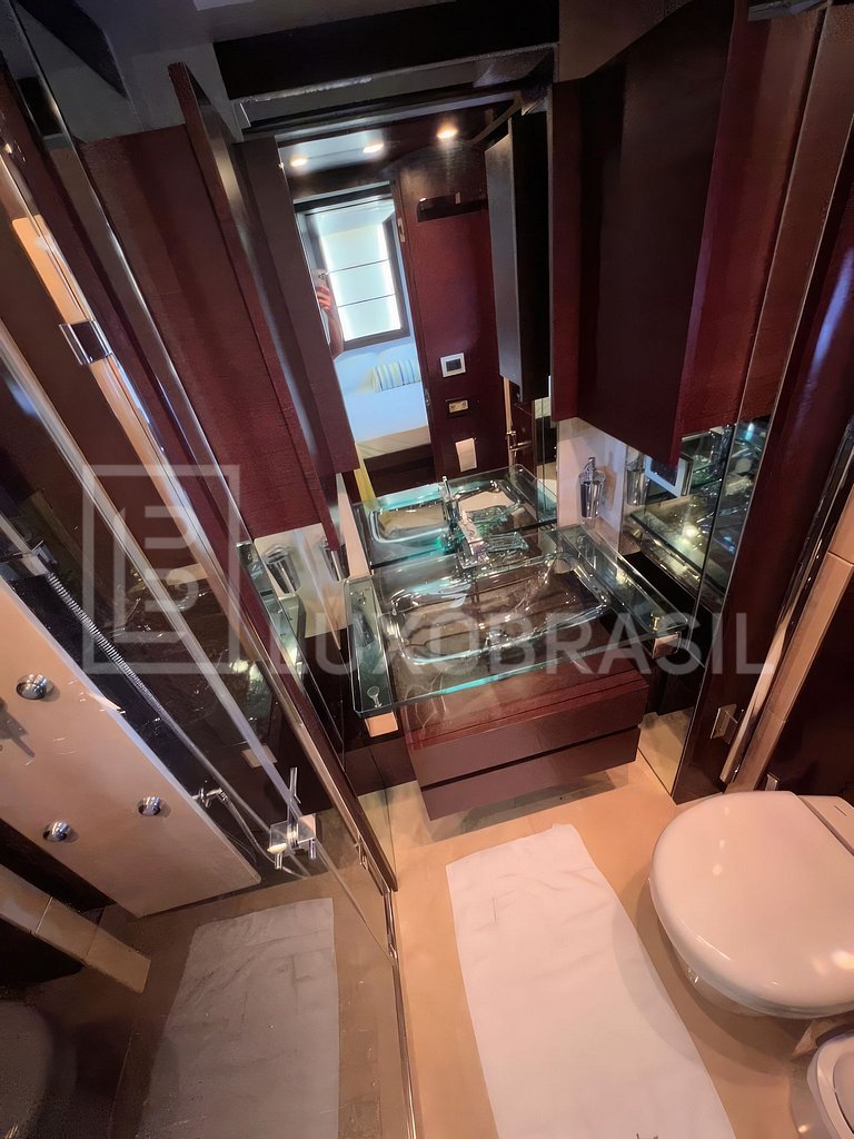 Iate 103 Pés – Luxo e Passeios em Ilhabela