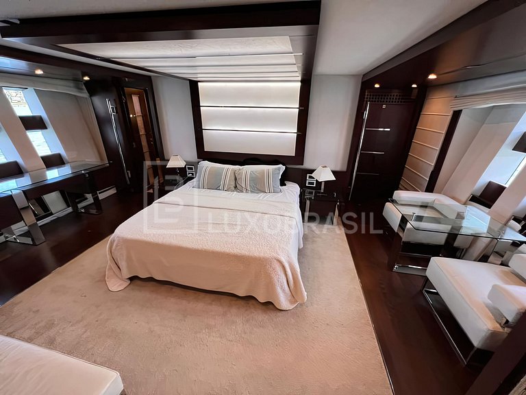 Iate 103 Pés – Luxo e Passeios em Ilhabela