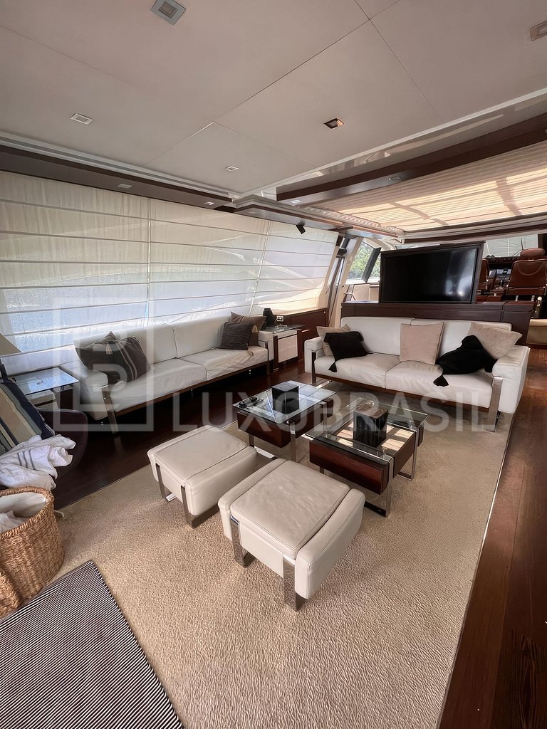 Iate 103 Pés – Luxo e Passeios em Ilhabela