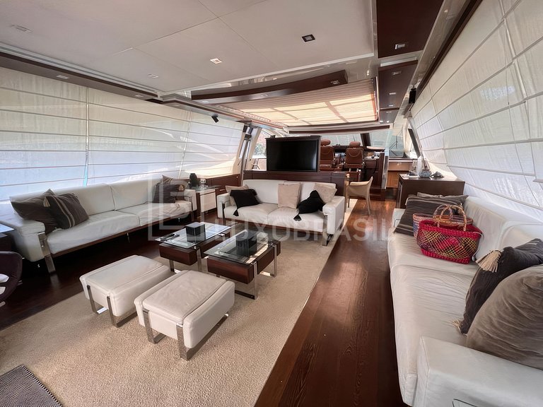 Iate 103 Pés – Luxo e Passeios em Ilhabela