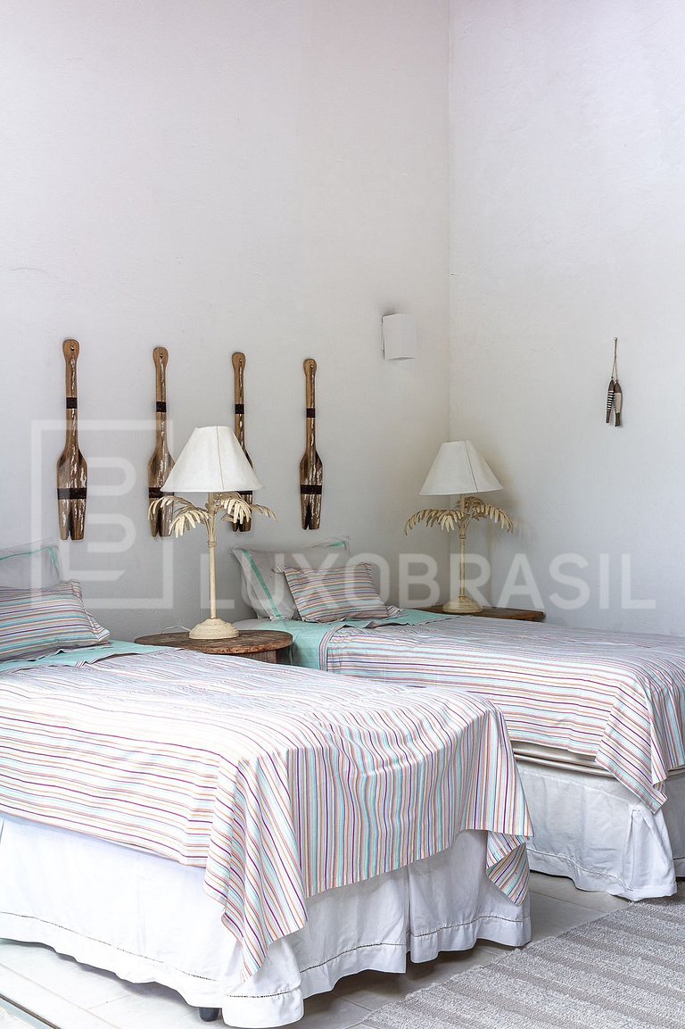 LB - BA23 Casa com 04 suítes à venda por R$ 8.000.000 - Itac