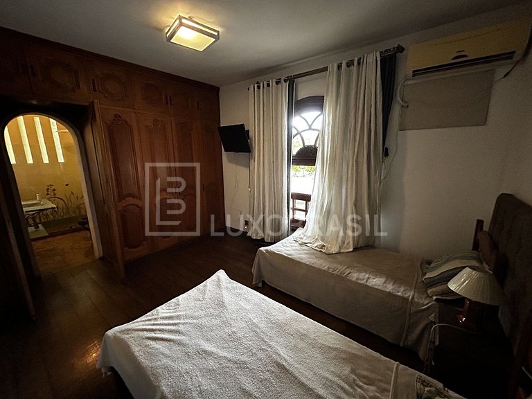 LB - RJ81 Mansion Le Blanche Vacation Rentals, Day Use and E