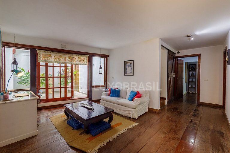 LB - RJ02 Exclusive Triplex Residence with 800m² iverlooking
