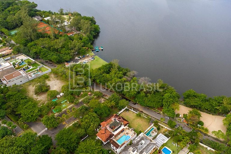 LUXOBRASIL #RJ81 Mansion Le Blanche Vacation Rentals, Day Us