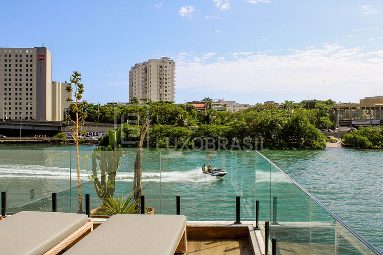Casa do Canal Barra 4 Suítes Piscina e Deck Privativo