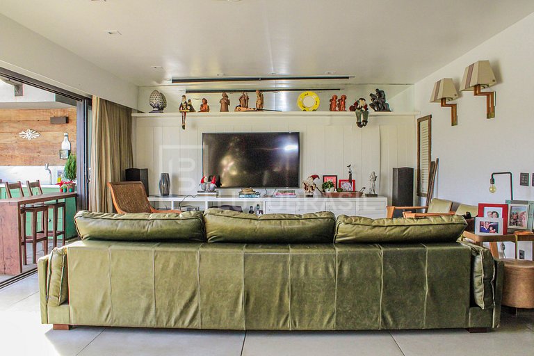 LB - RJ103 Canal House Vacation Rental