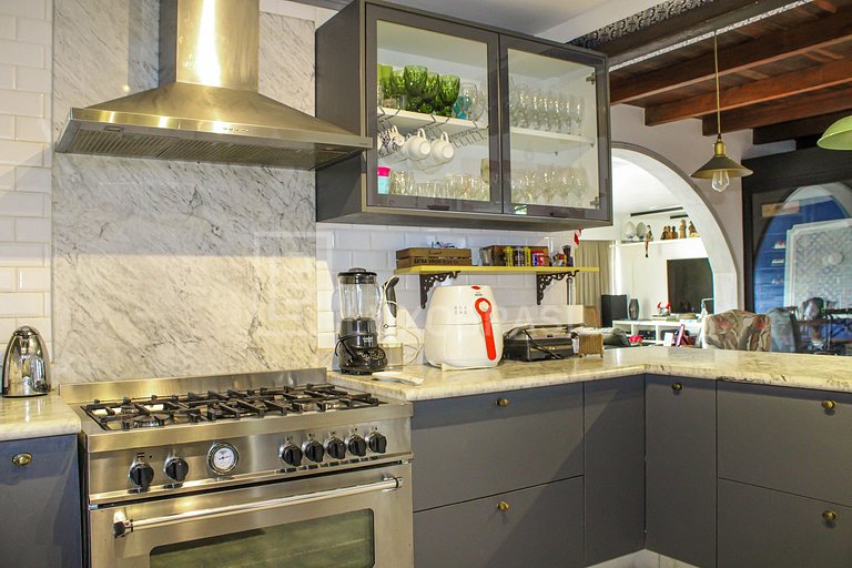 LB - RJ103 Canal House Vacation Rental