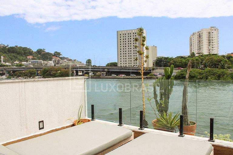 LB - RJ103 Canal House Vacation Rental